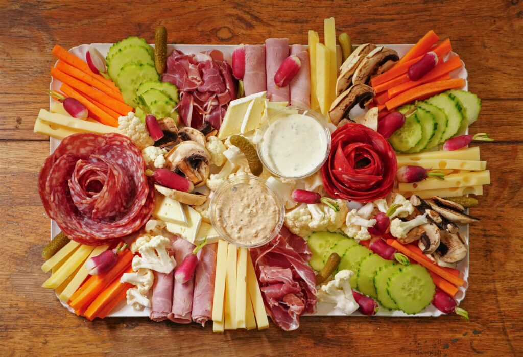 Plateau De Charcuterie Pour 10 Personnes Quantité Plateau apéro charcuterie crudités fromages - Traiteur À Ma Sauce